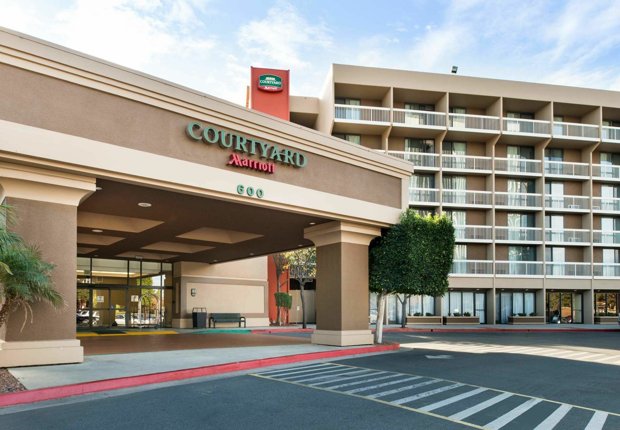Courtyard By Marriott Oxnard/Ventura Hotell Exteriör bild